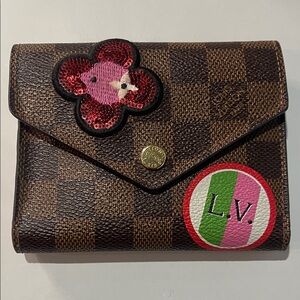 LV Wallet (shown live)